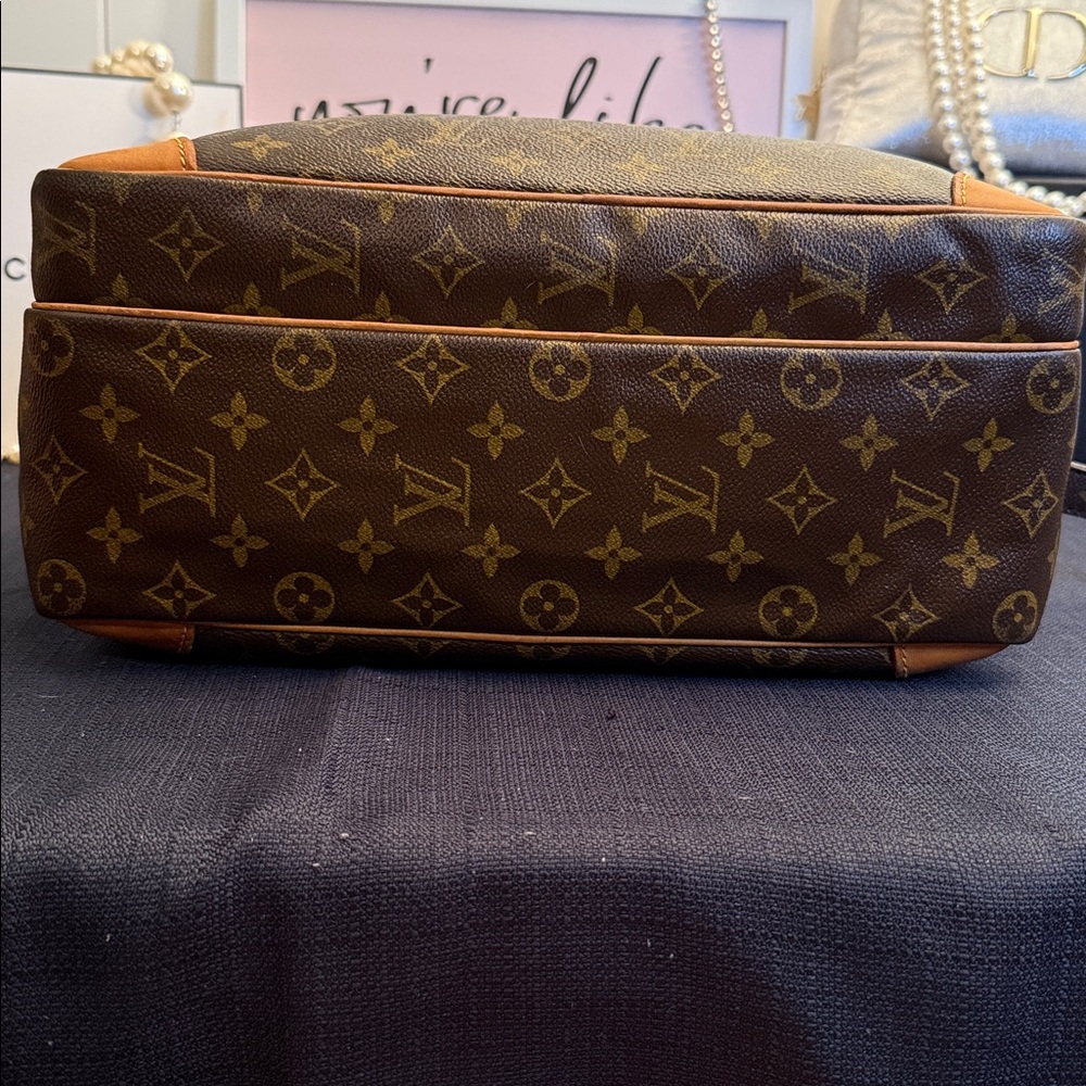 Louis Vuitton Monogram Nile Messenger/Travel Bag France 1990 - Unisex - Picture 5 of 16